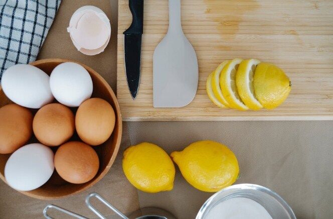Яйця та лимони