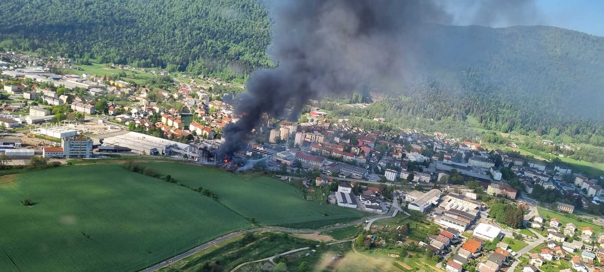 Взрыв на заводе в Словении сняли с самолета