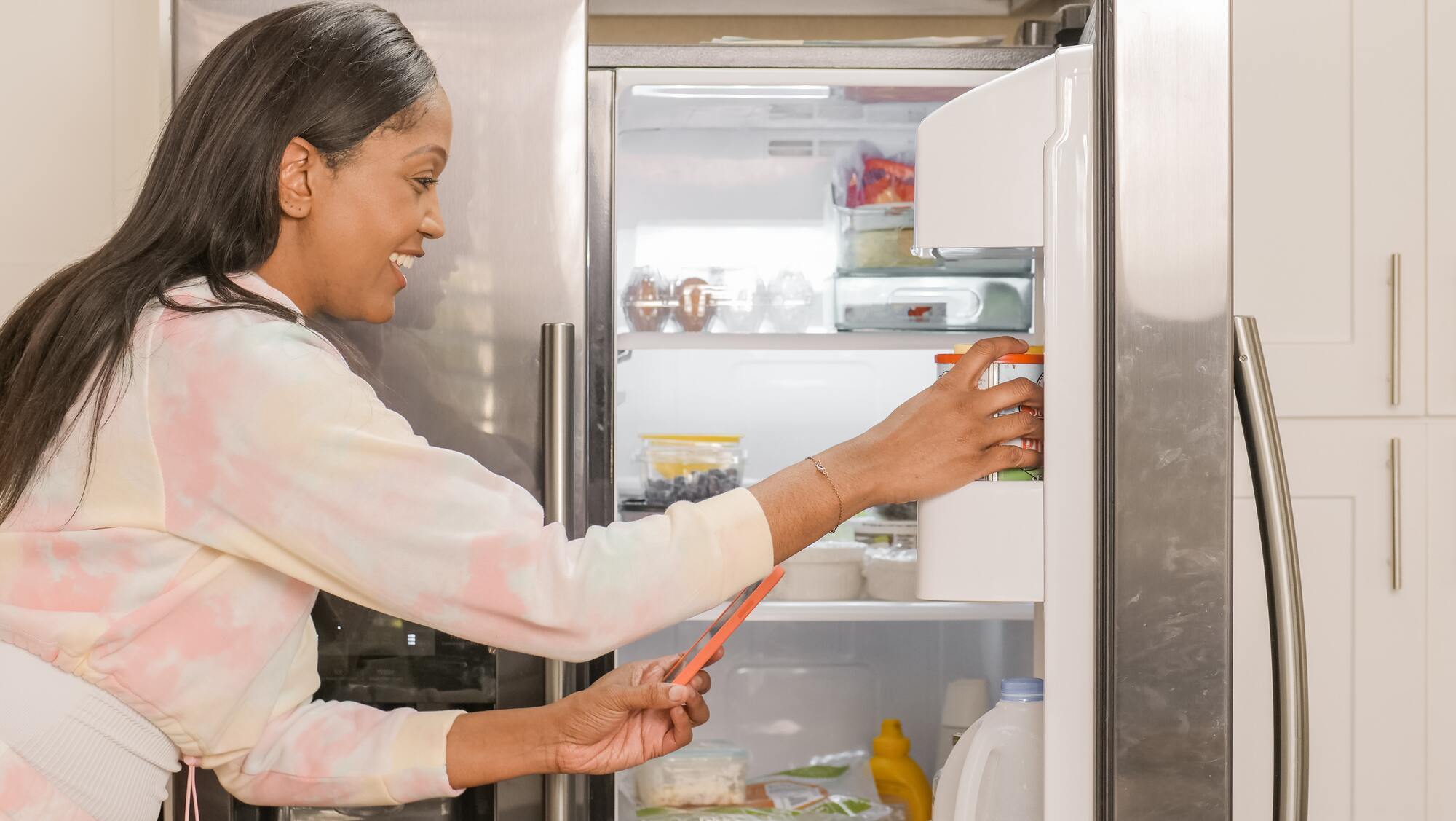 Які продукти можуть прибрати з холодильника поганий запах