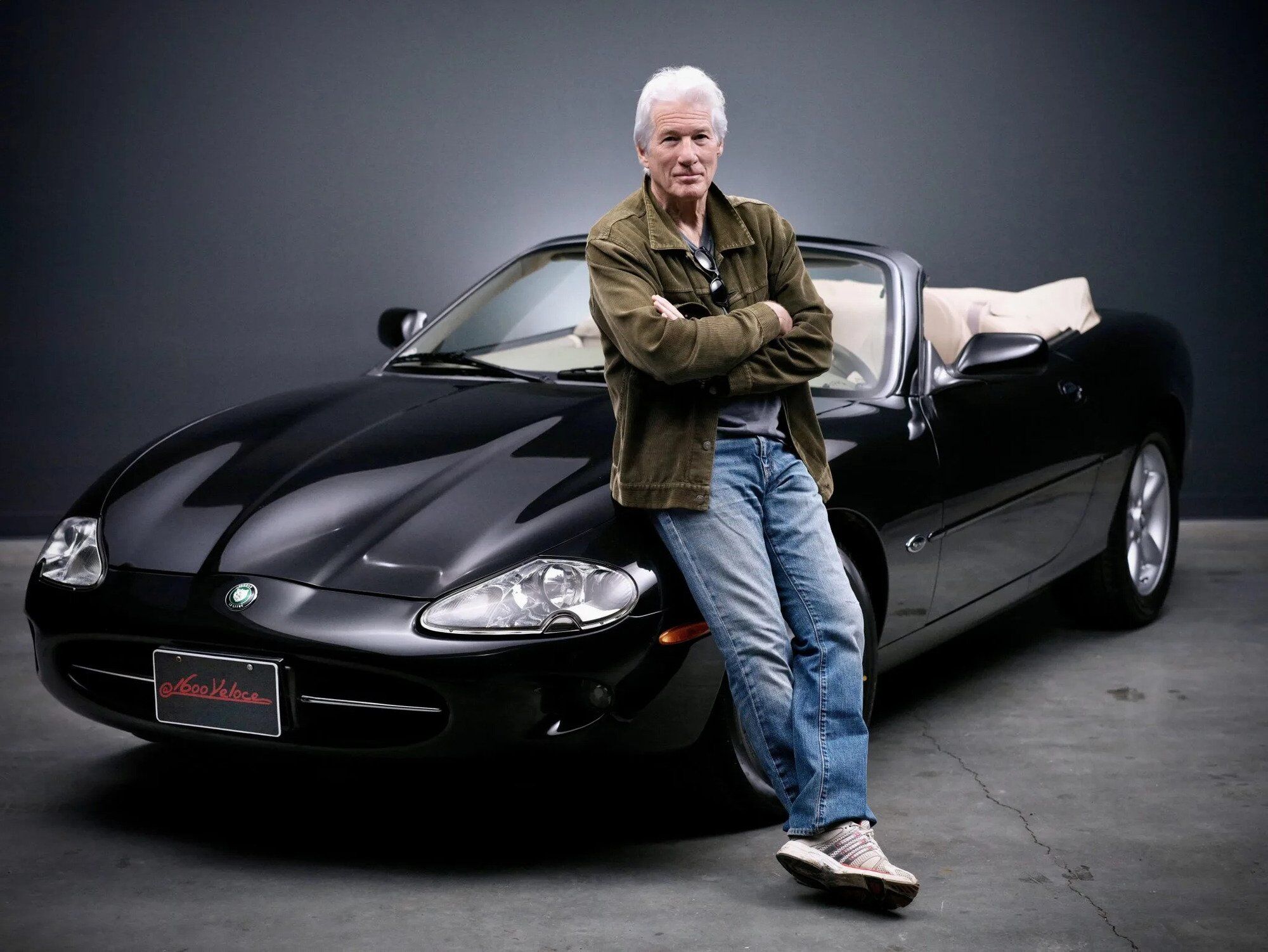 Ричард Гир продаст свой Jaguar, чтобы помочь Украине | Новости | OBOZREVATEL