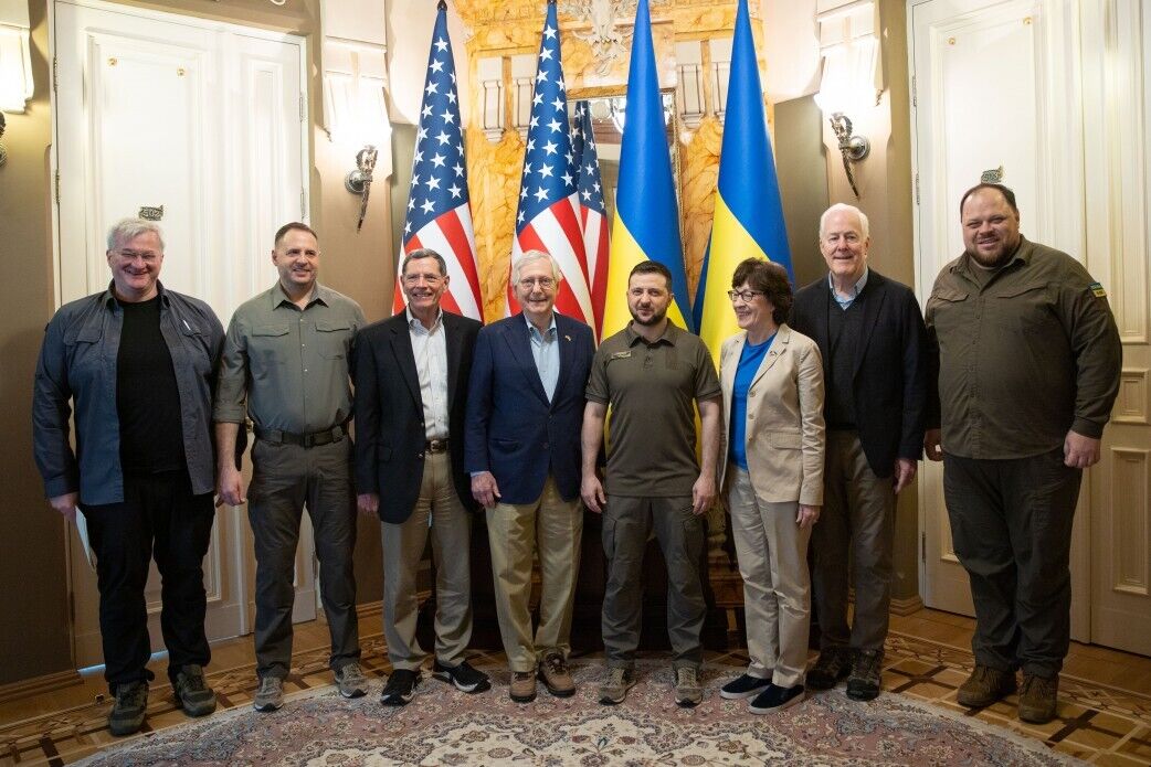 Сенаторы посетили Киев 14 мая