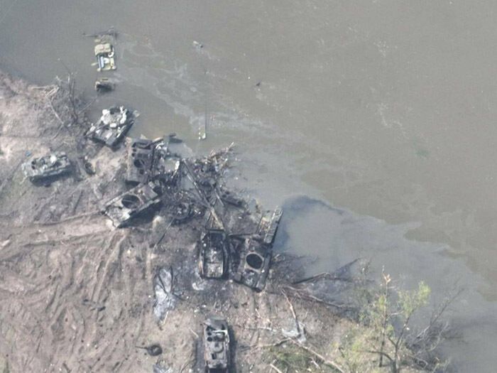 Рятувалися вплав на танках: з'явилося відео з місця розгрому окупантів на Сіверському Донці