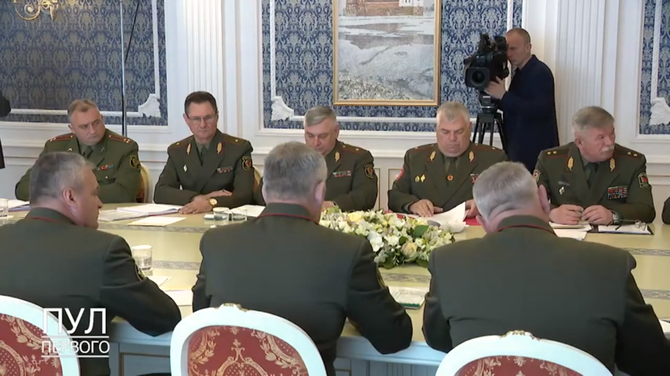 Лукашенко похвалив ЗСУ перед своїми генералами