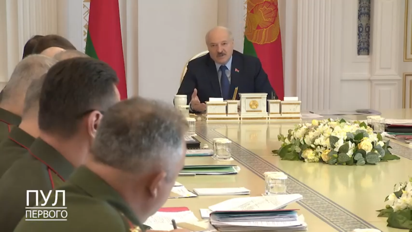 Лукашенко похвалил ВСУ перед своими генералами