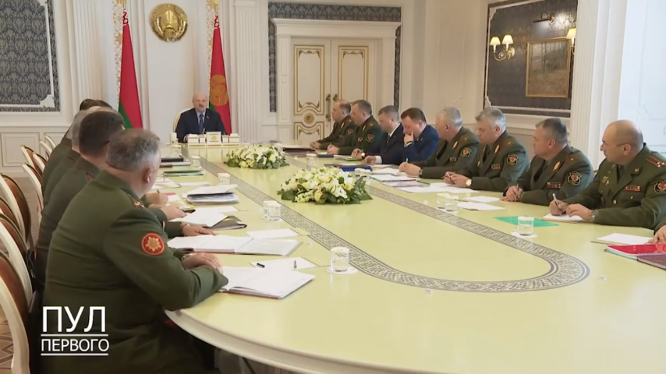 Лукашенко похвалив ЗСУ перед своїми генералами