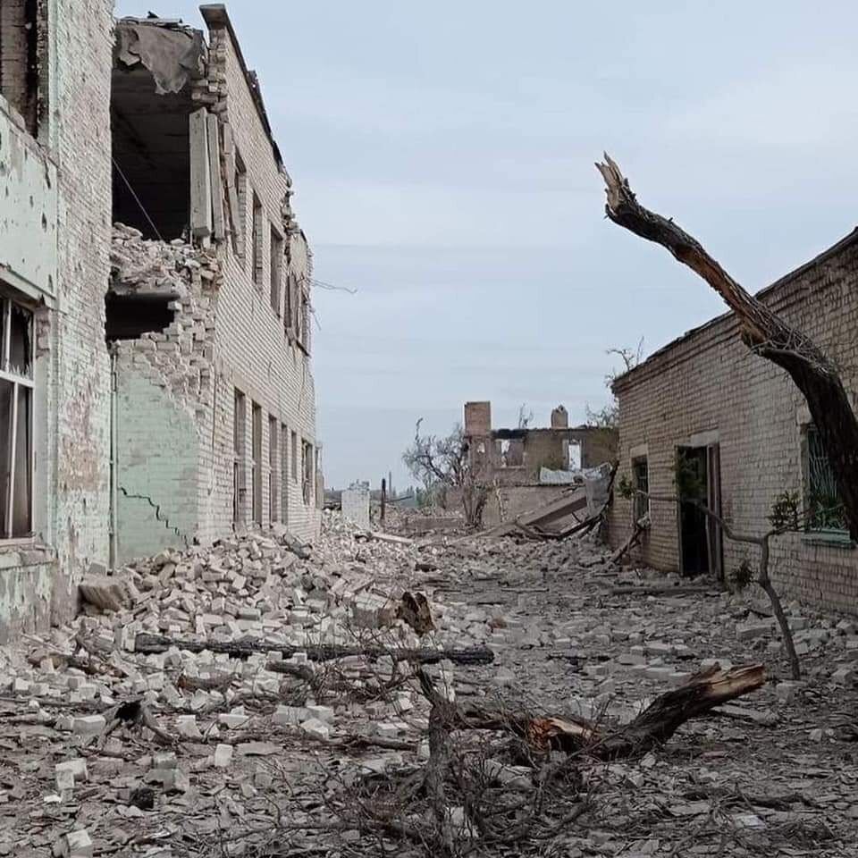 На Луганщине враг разрушил дома и критическую инфраструктуру