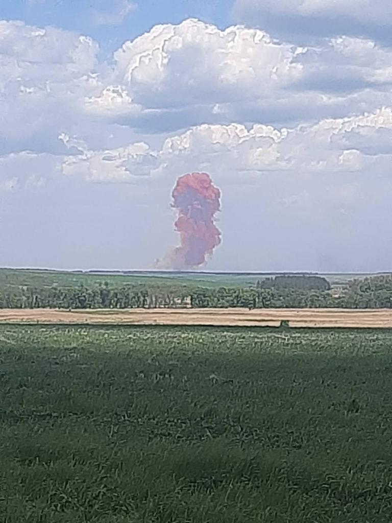 Столб дыма в Харьковской области.
