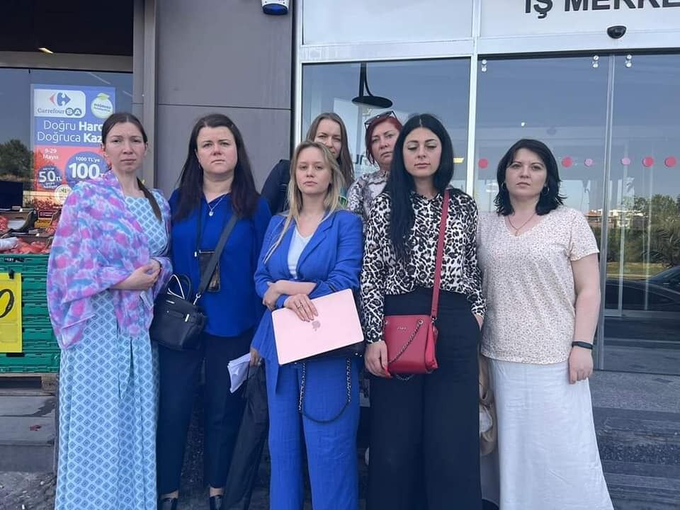 Родичі бійців "Азова" дали пресконференцію в Туреччині