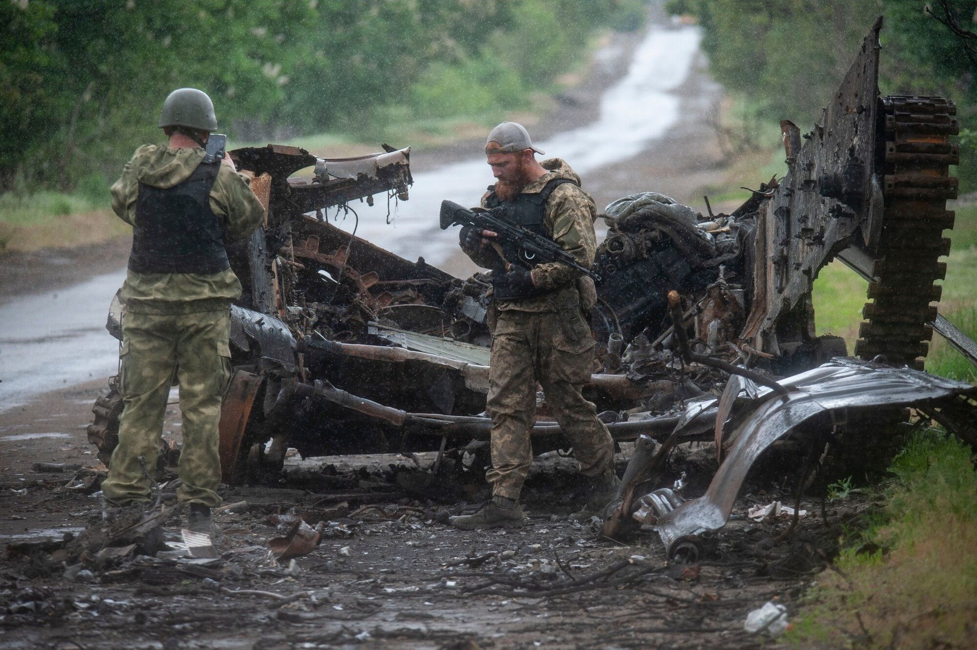 Украинские бойцы продолжают уничтожать врага