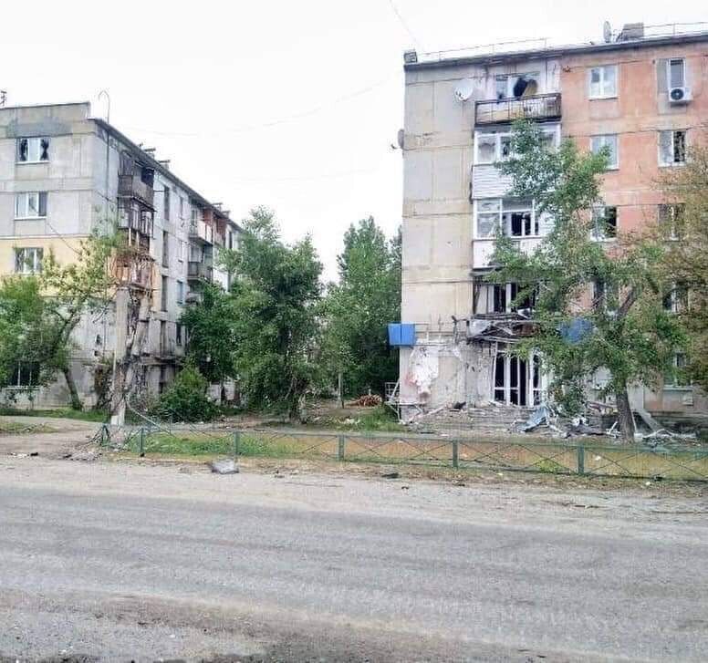 Из-за вражеских обстрелов на Луганщине горели квартиры