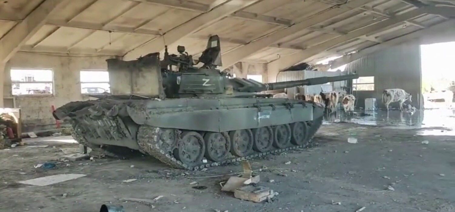 ВСУ добыли очередной трофейный танк оккупантов с дополнительным боекомплектом