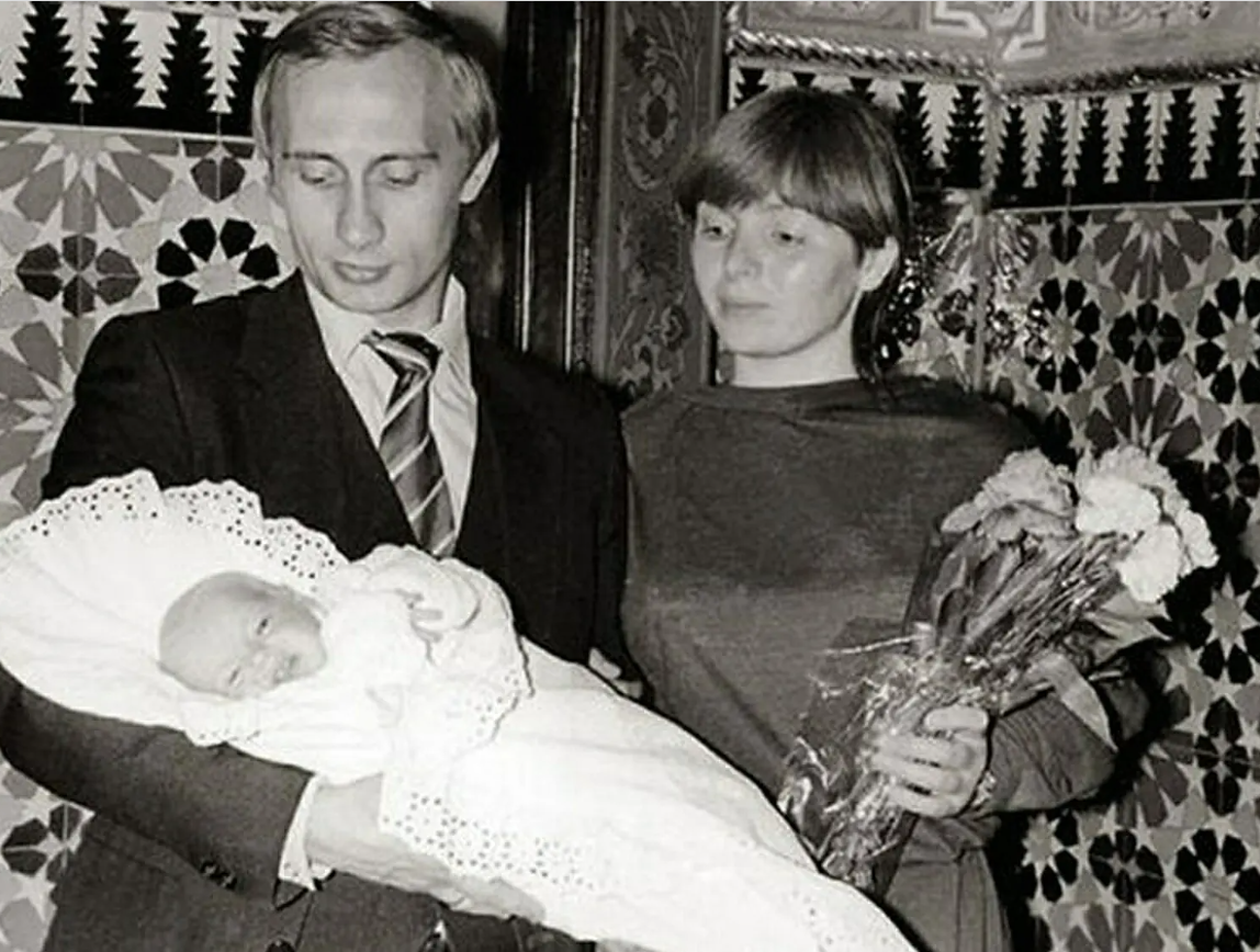 Путин с женой Людмилой и дочерью Екатериной