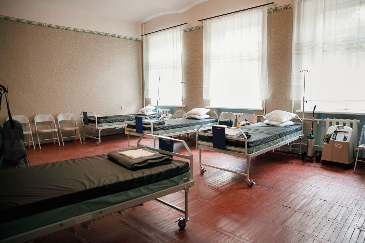 "TAPS-Украина" и волонтеры Днепра передали ВСУ мобильный военный госпиталь от Direct Relief