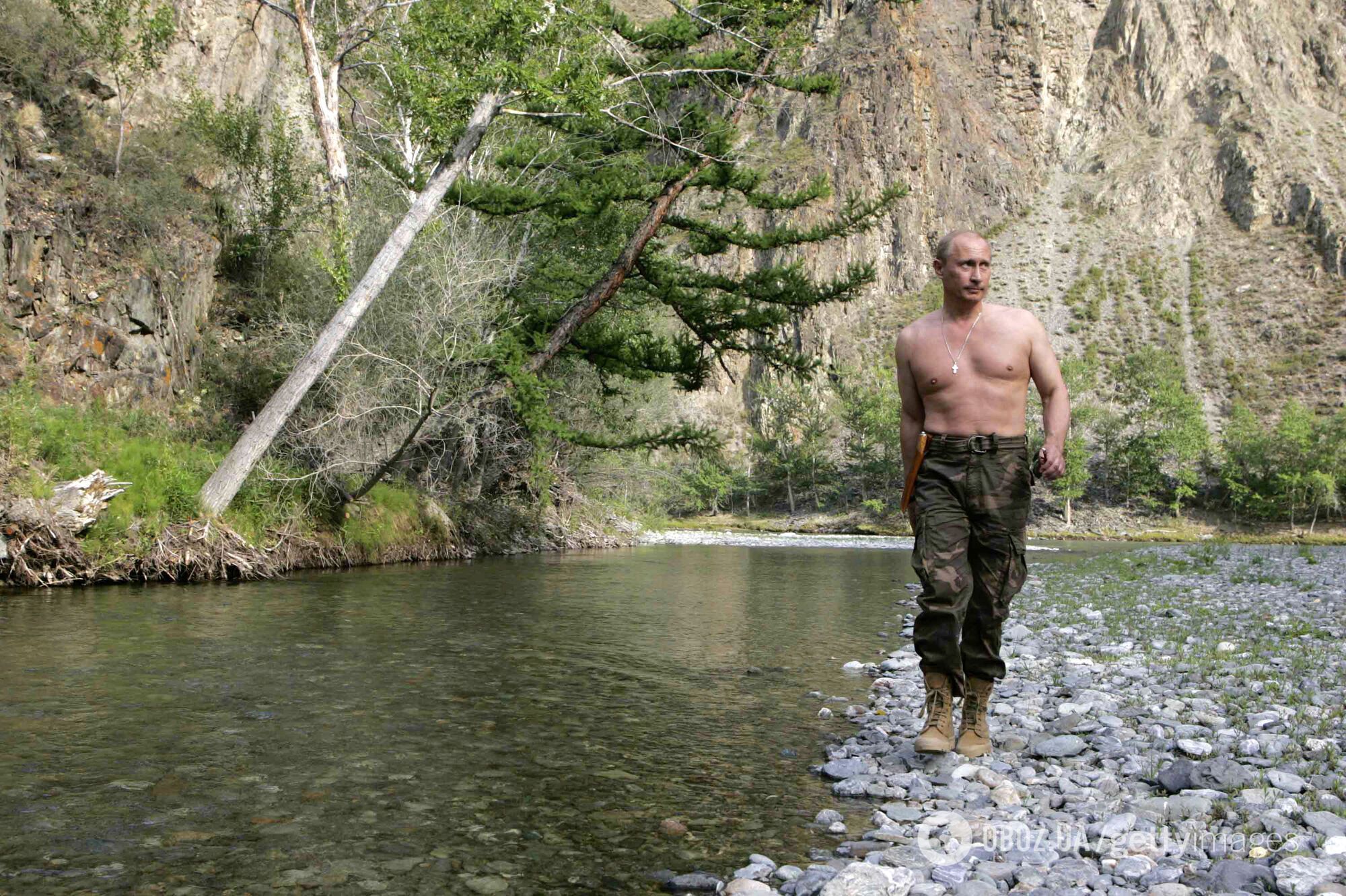 Путін демонструє токсичну маскулинність під завершення другого терміну та перестановку з Медведєвим.