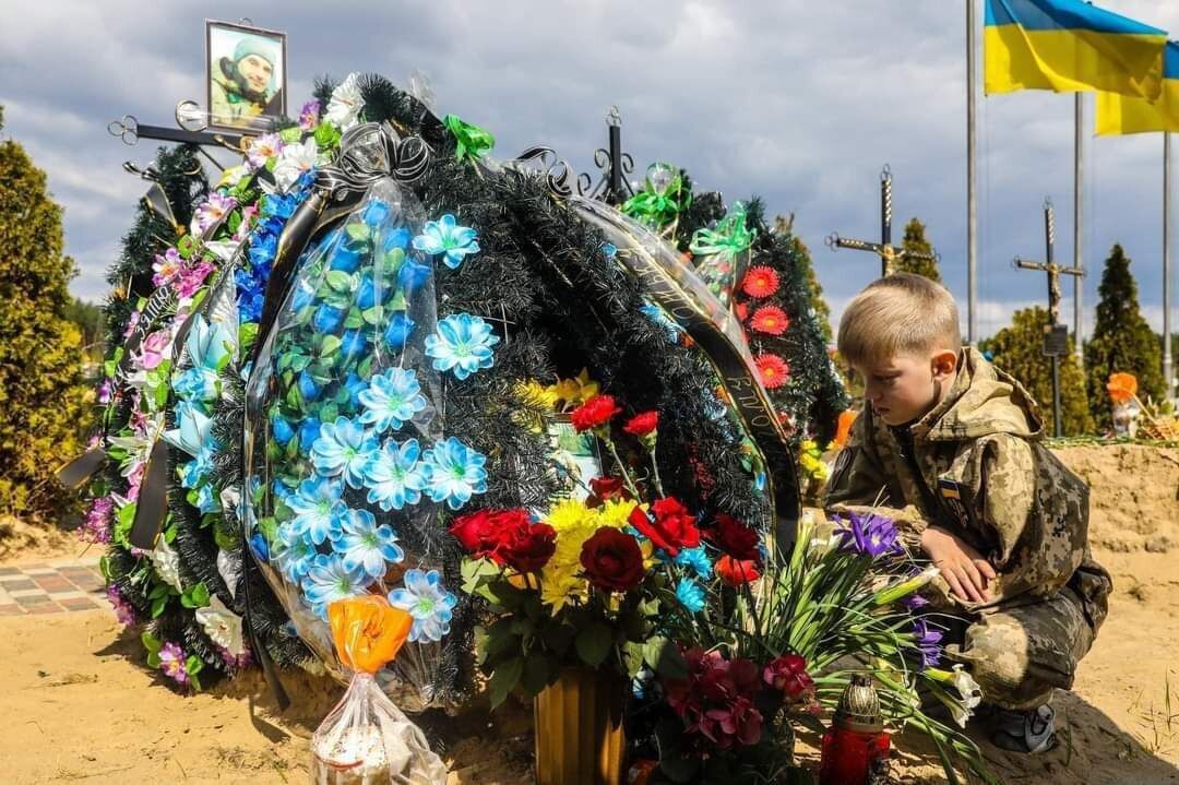 Украинцы помнят и чтят своих Героев.