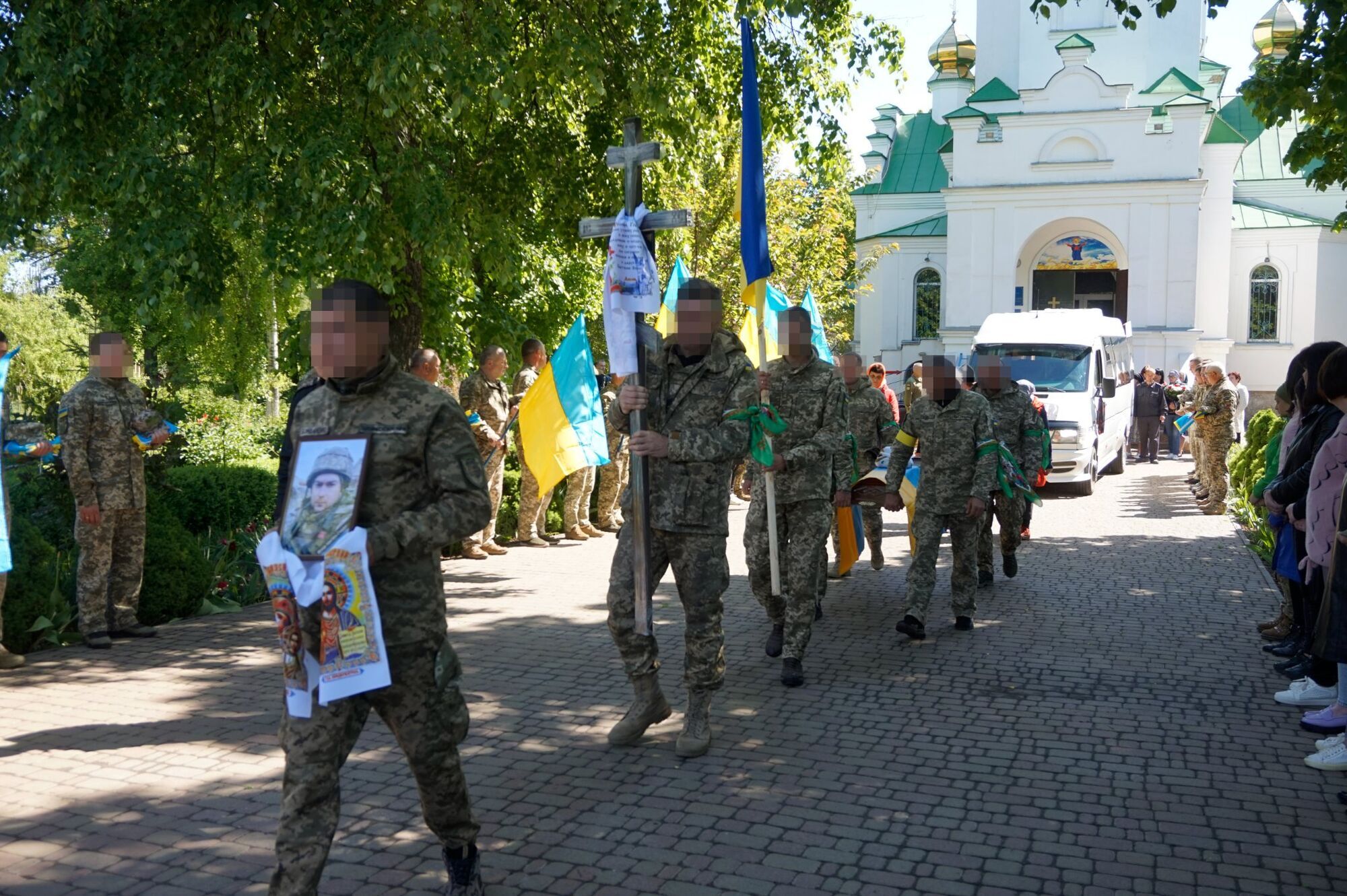 На Полтавщині попрощалися із чотирма українськими захисниками, які загинули в бою з окупантами. Фото