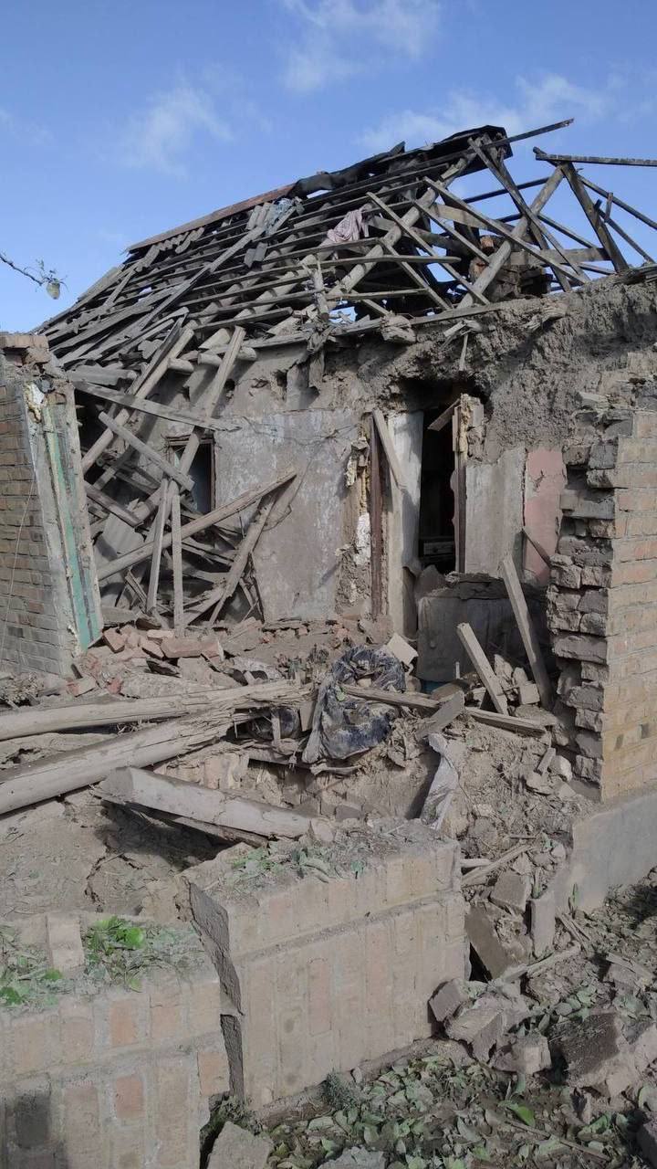 Рашисты разрушают жилые дома в Украине