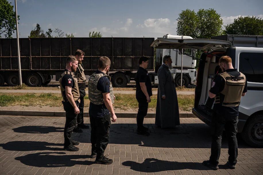 Священик відспівав Софію на заправній станції