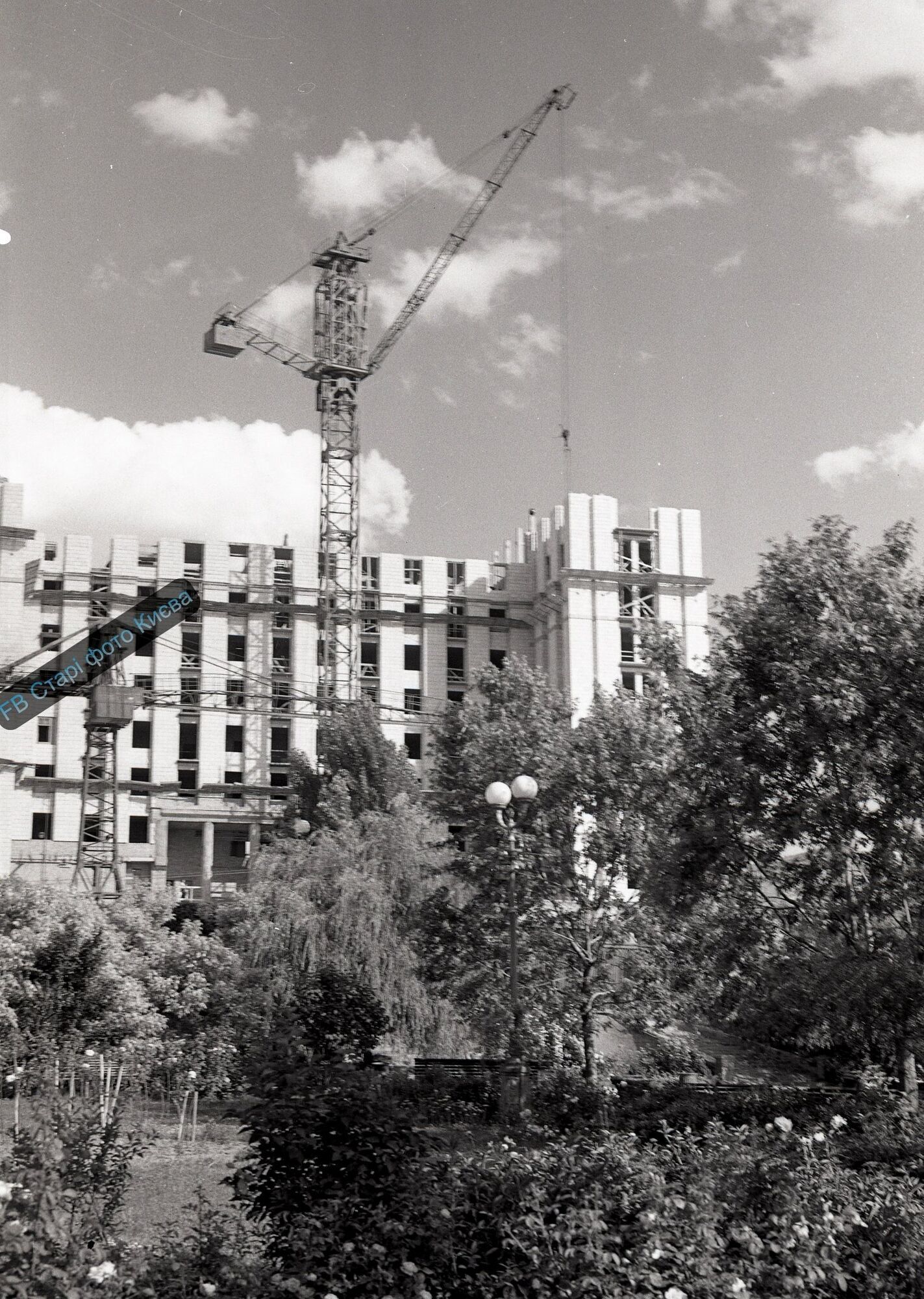 У мережі показали, як будували готель "Україна" в Києві в 1960 році. Архівне фото