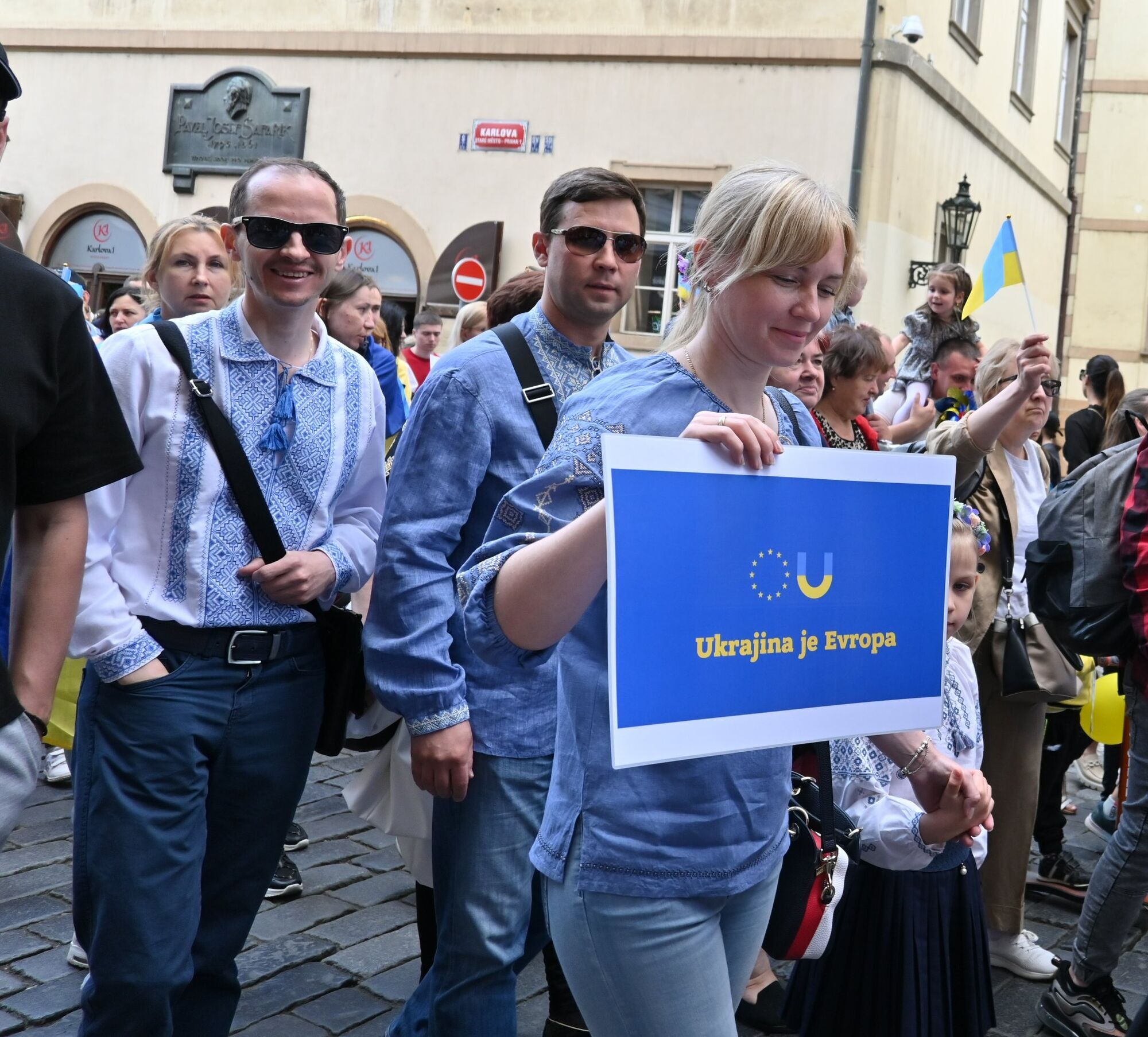 Украинцы призвали предоставить нашему государству статус кандидата в ЕС