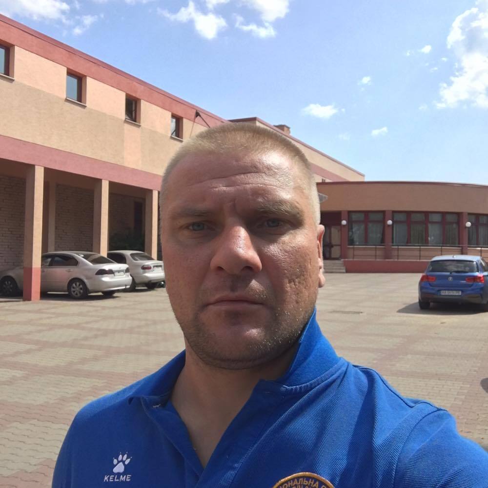 Бывший футболист ''Шахтера'' воюет под Славянском: нападающий показал фото из окопа на Донбассе