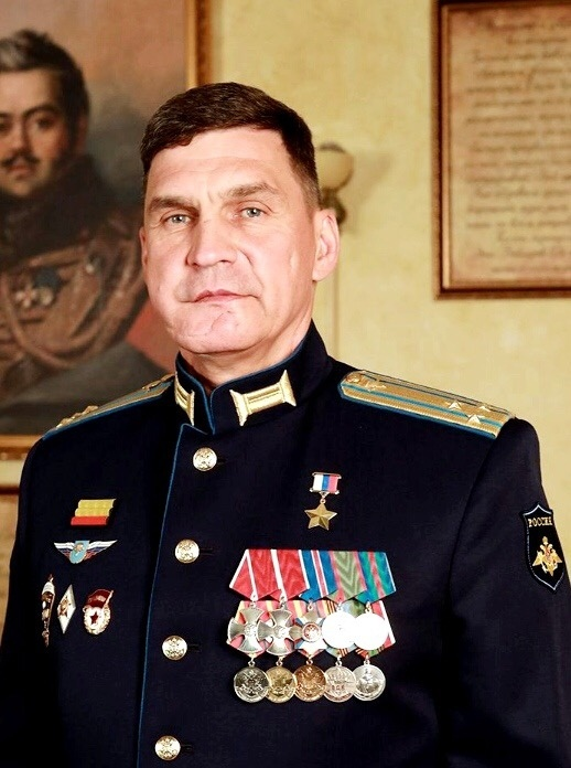 Вадим Паньков родился в Беларуси, но учился и военную карьеру начинал в Украине