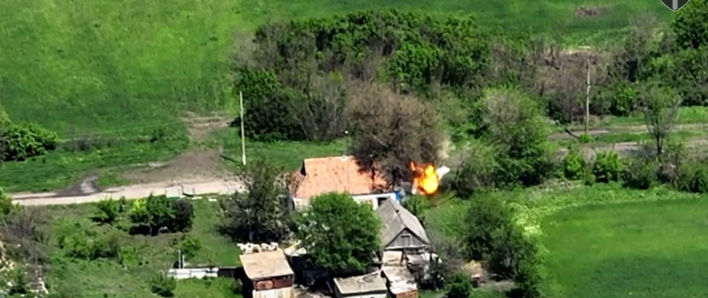 На відео показали прильот в уповільненому режимі