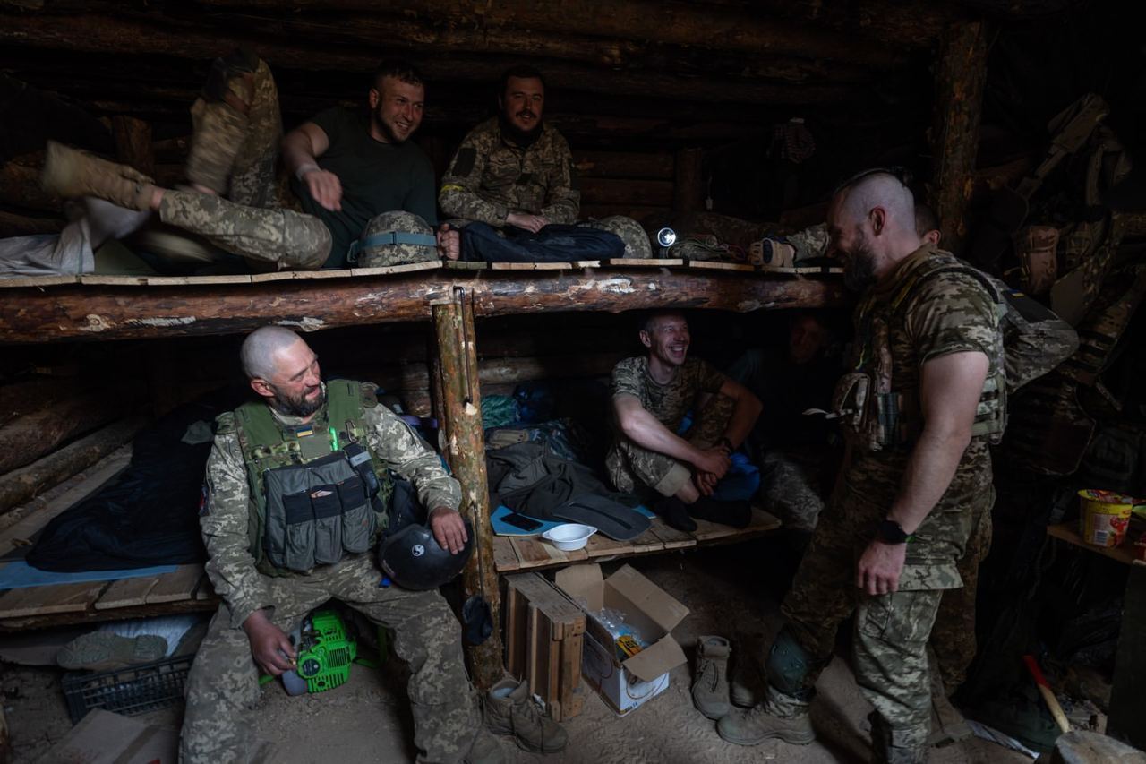 Защитники Украины в перерыве между боями