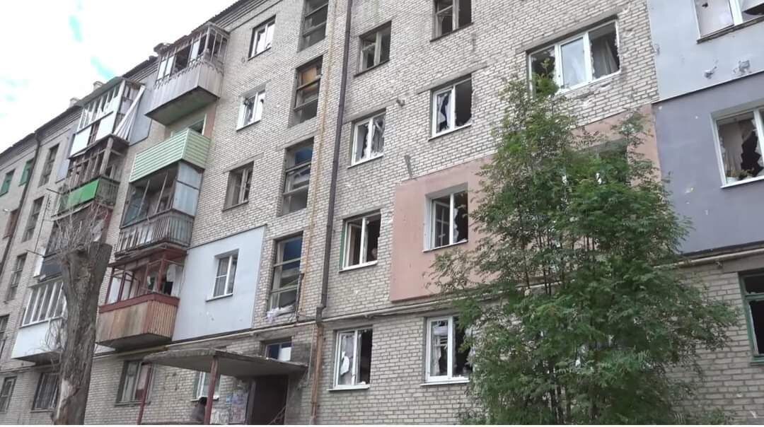В многоэтажке повреждены окна