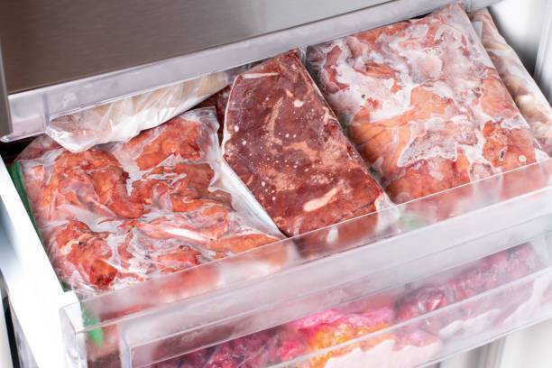 Сколько можно хранить мясо в морозильнике