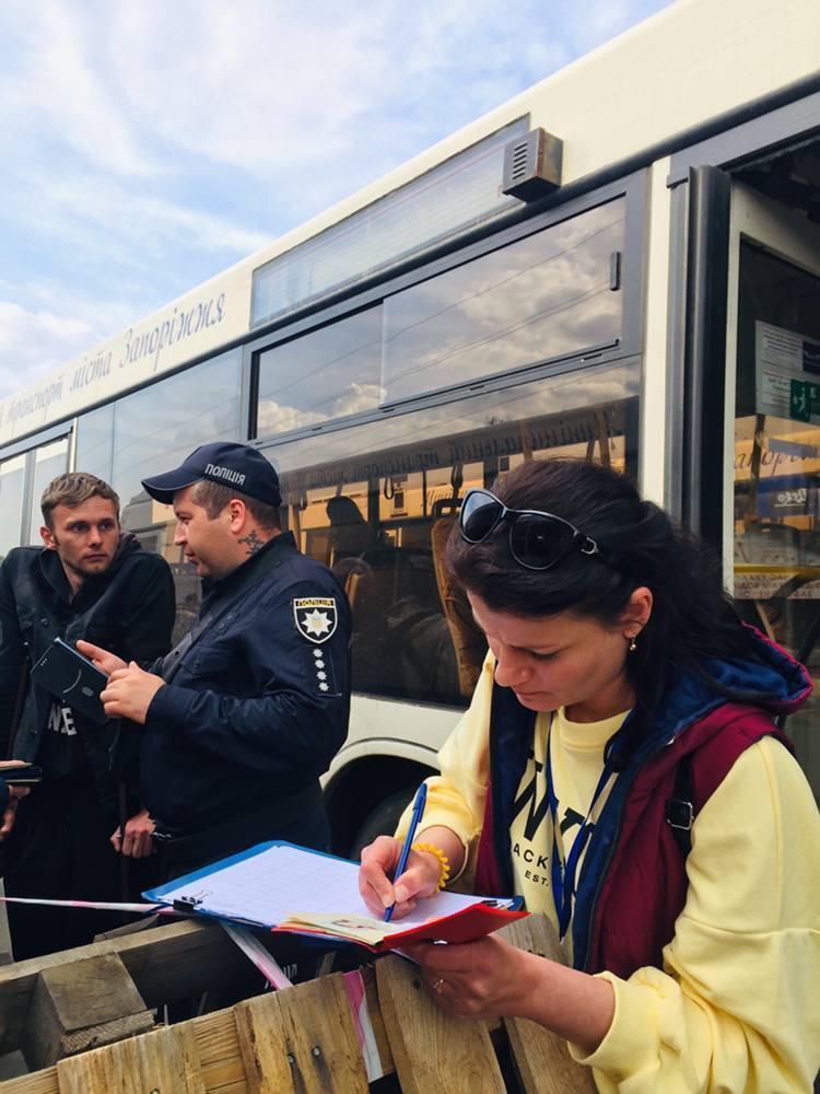 З "Азовсталі" вивезли 150 людей, але окупанти зірвали евакуацію з Токмака та Василівки