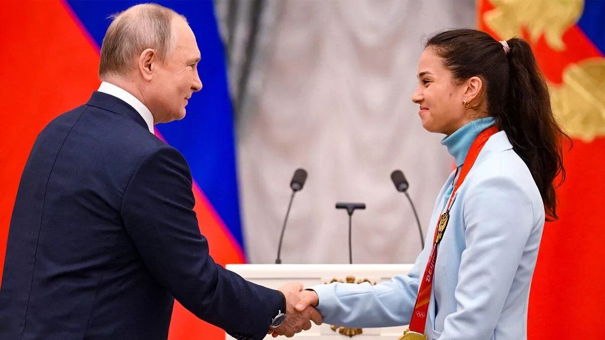 Олимпийскую чемпионку назвали "безмозглой" после ее фразы "мы, русские, желаем добра"