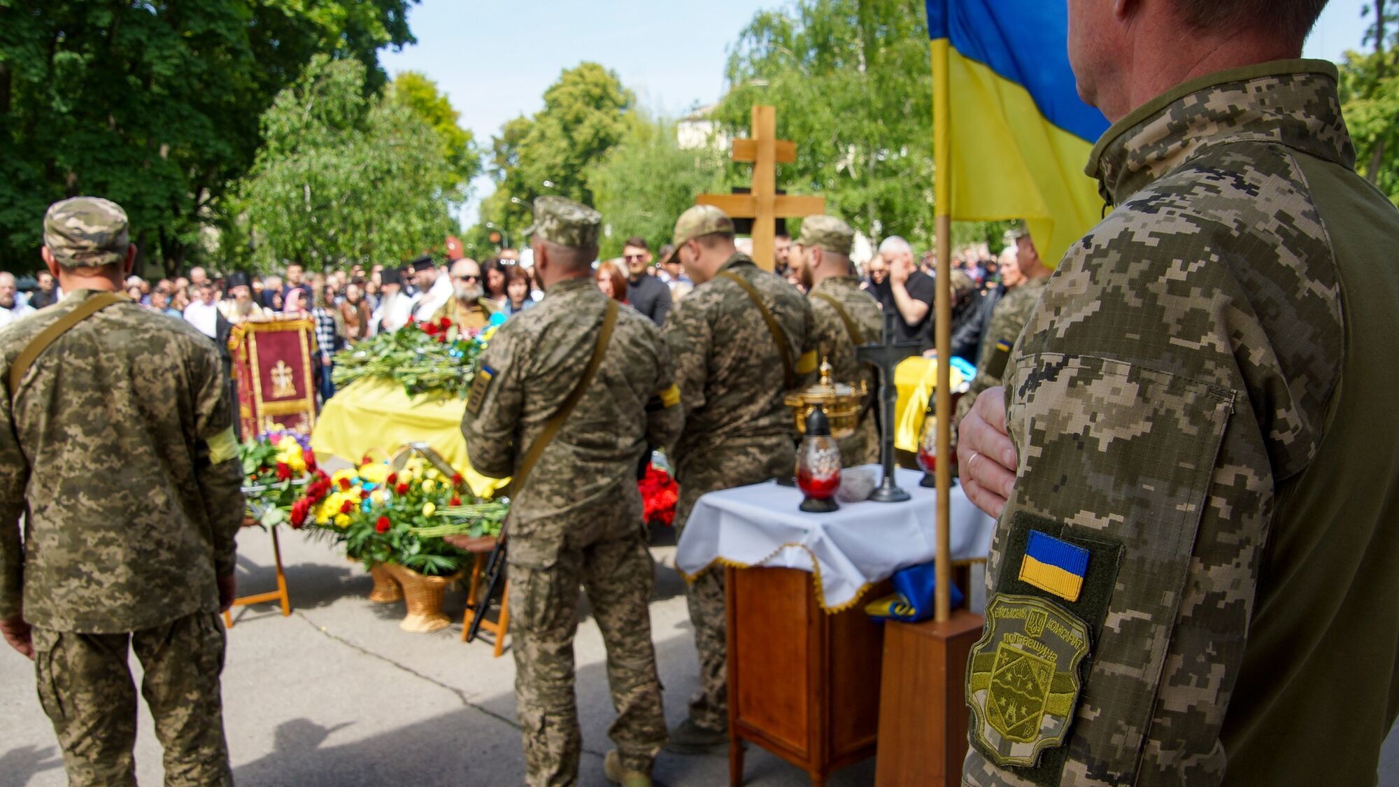 Своих воинов Украина провожает в последний путь как героев