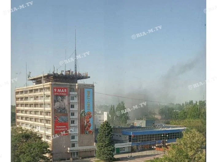Черный дым в Мелитополе после взрыва