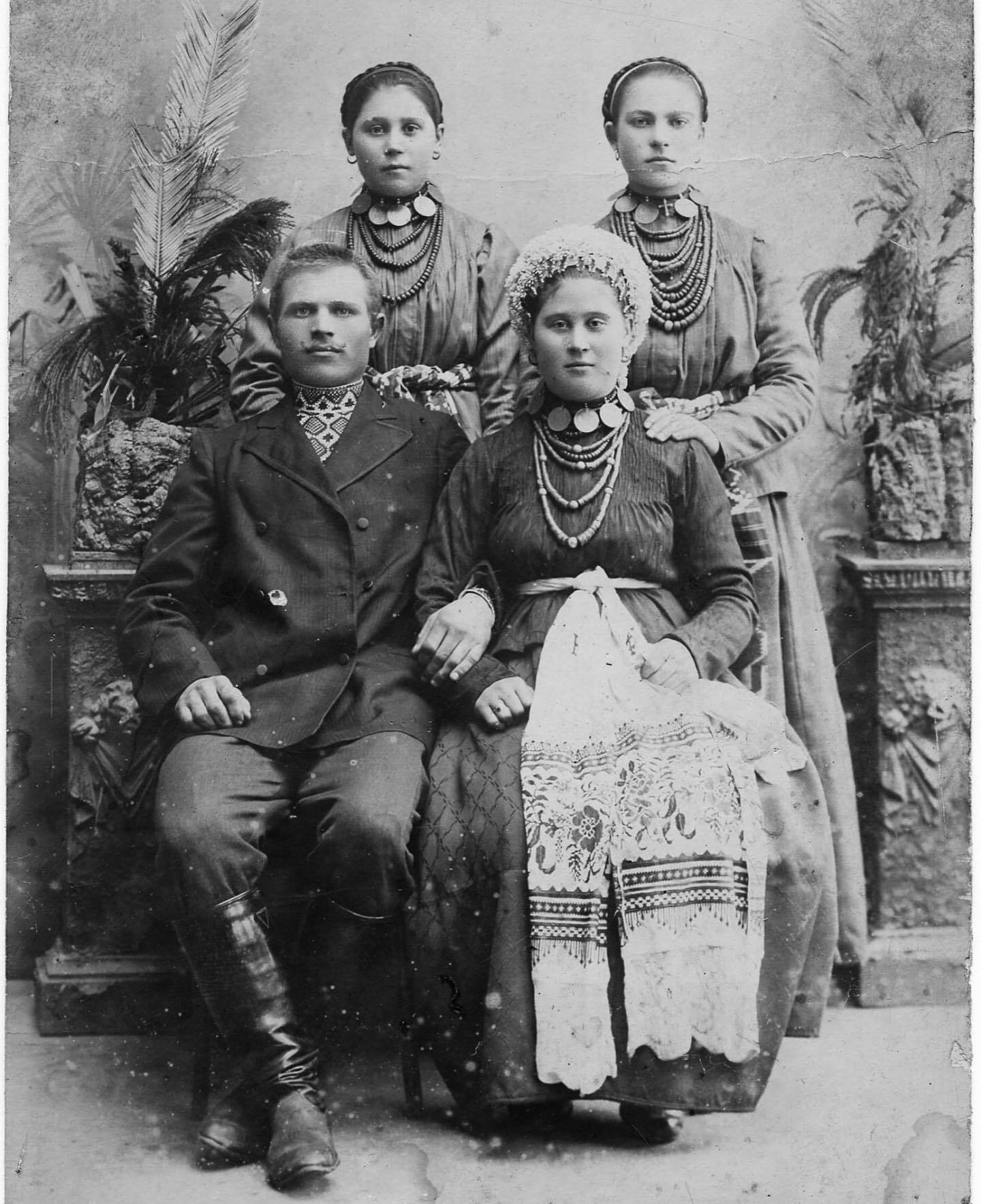Свадебное фото из Черкасщины 1910-е годы