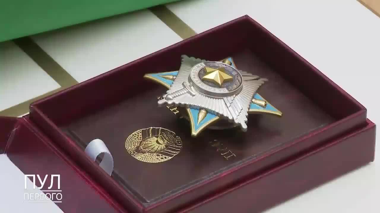 Лукашенко наградил сотрудников КГБ Беларуси