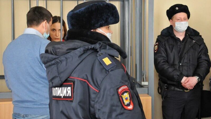 Художница Александра Скочиленко в зале суда.