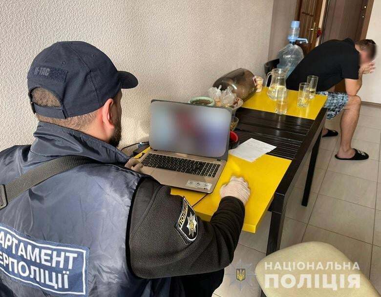 Во время обыска у киевлянина нашли детское порно.