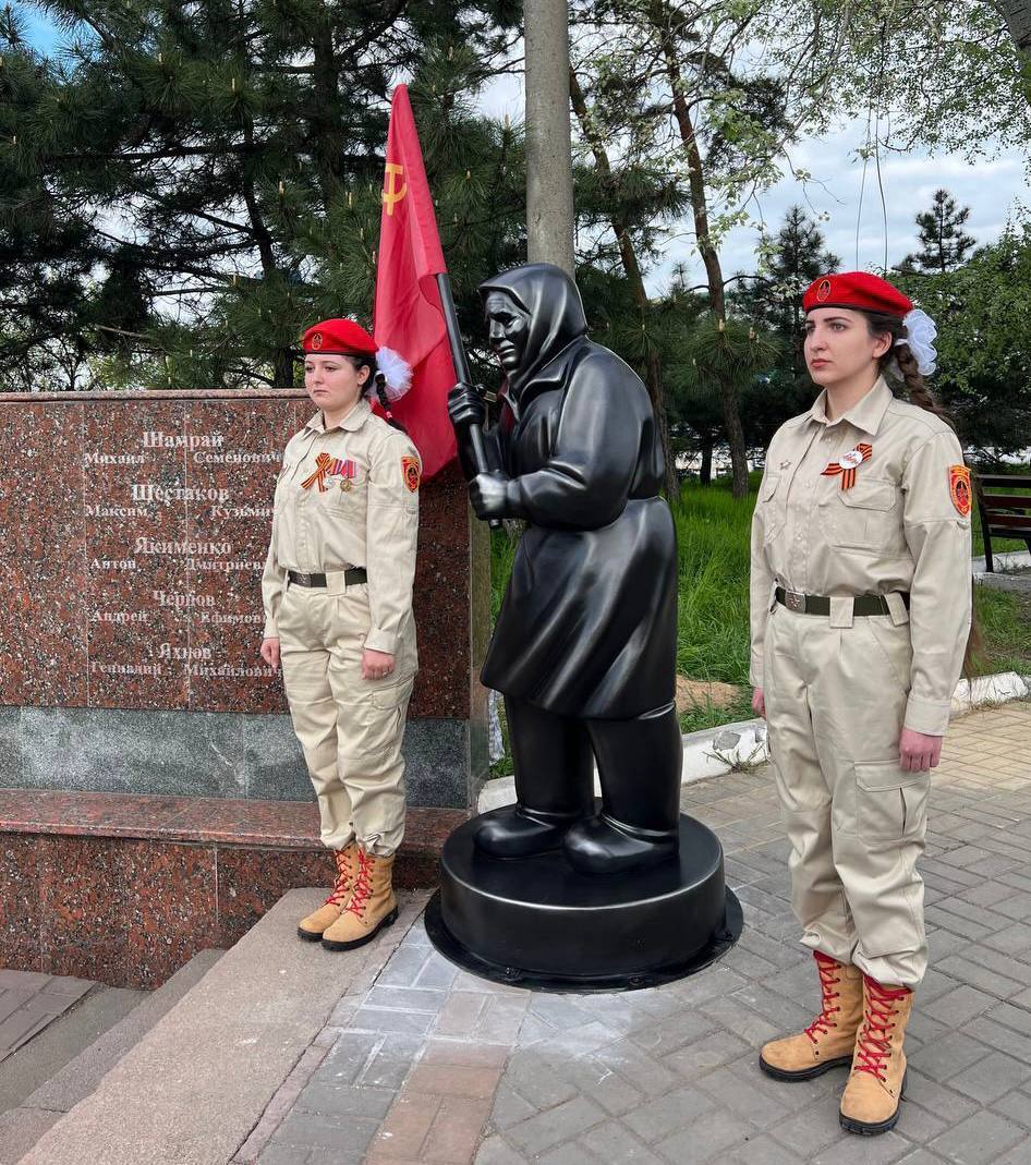 У Маріуполі встановили ганебний символ "перемоги" окупантів.