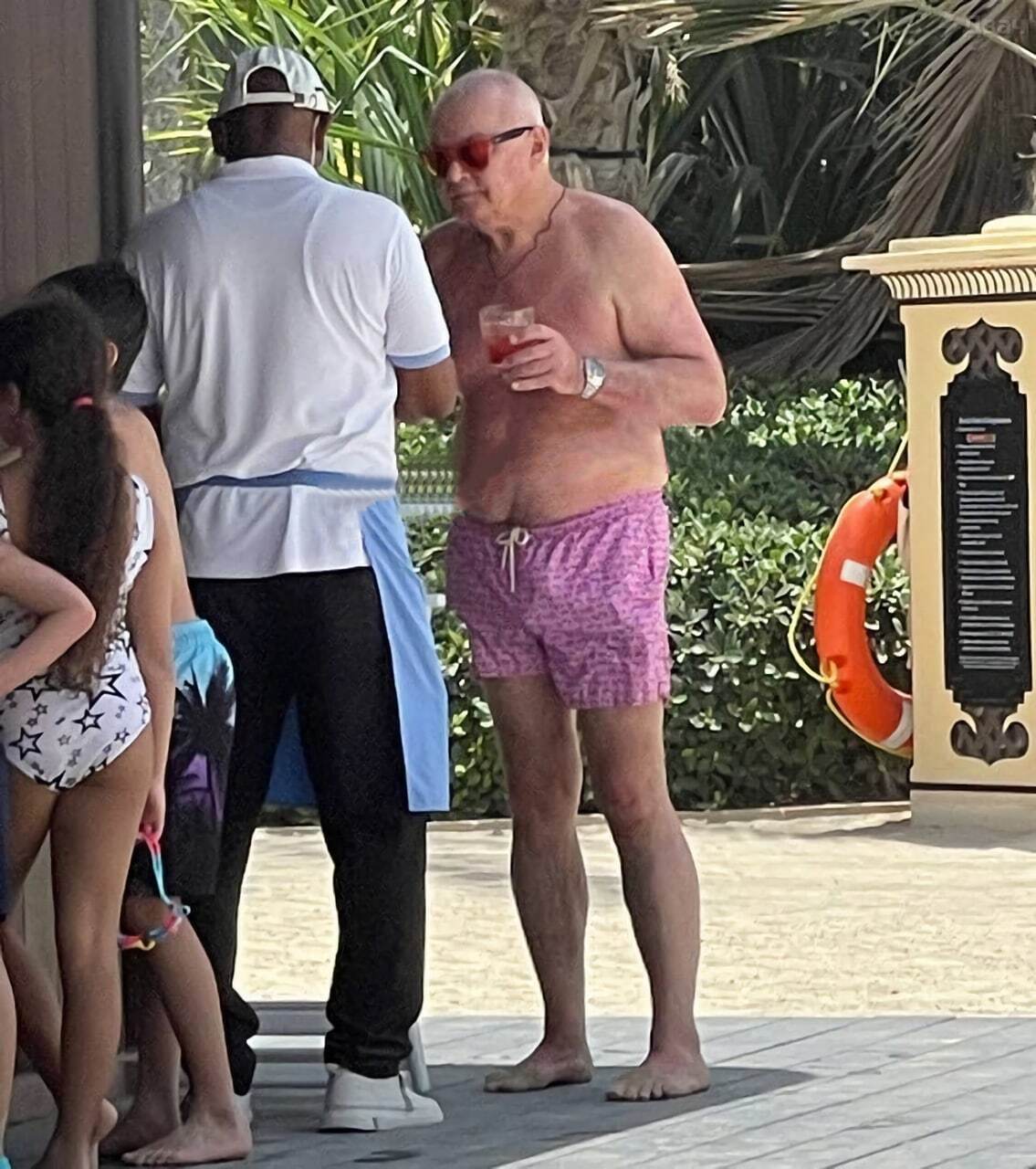 Дмитро Кисельов відпочивав у дорогих плавках у Дубаї.