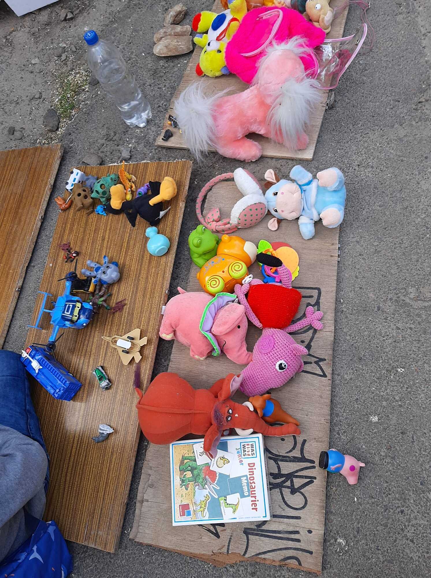 У Львові діти продають іграшки та передають гроші ЗСУ