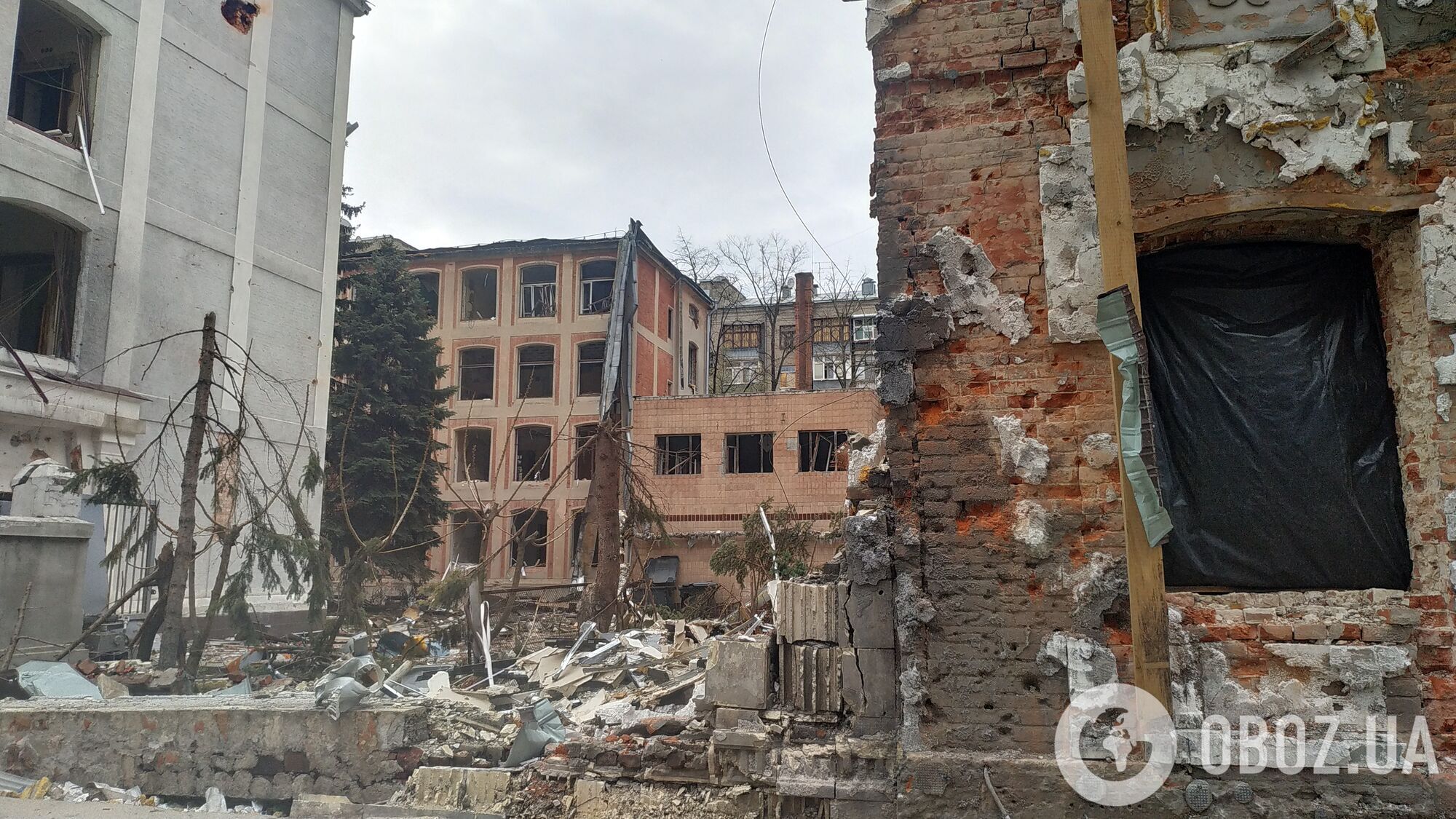 Улицы украинского Харькова после ракетного удара российских фашистов