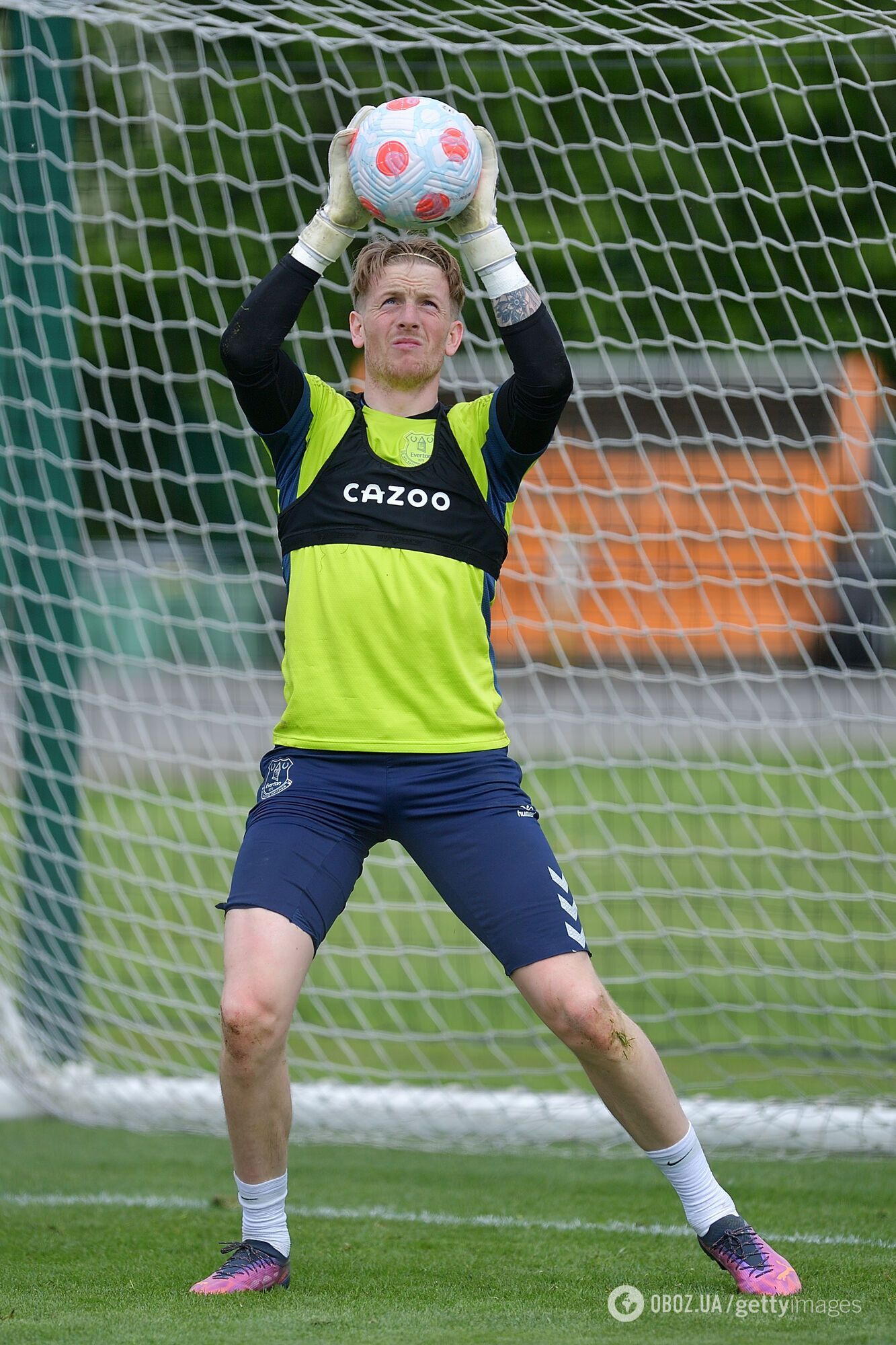 Джордан Пикфорд на тренировке.