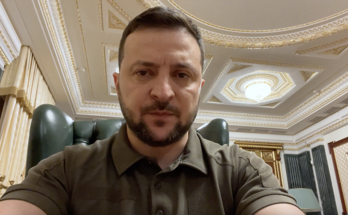 Зеленский выступил с новым обращением к украинцам