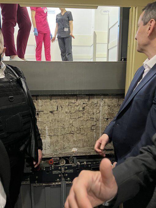 Фото министра из лифта