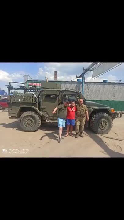 В Україну поставили британські броньовані машини Husky Tactical Support Vehicle. Відео