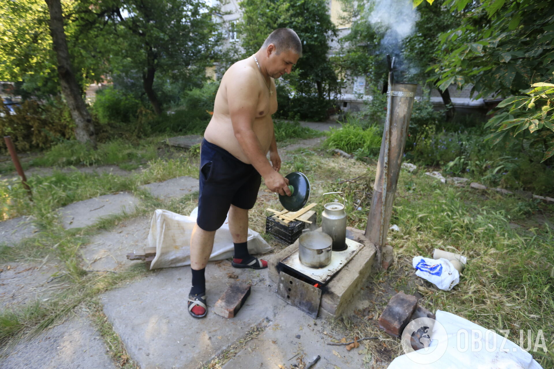 Славянск без воды и газа, но украинский: эксклюзивные фото жизни в городе под постоянными обстрелами оккупантов