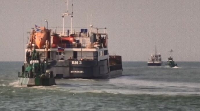 Российские захватчики 12 июня отправили из временно оккупированного Мариуполя очередное судно с украденным украинским металлом