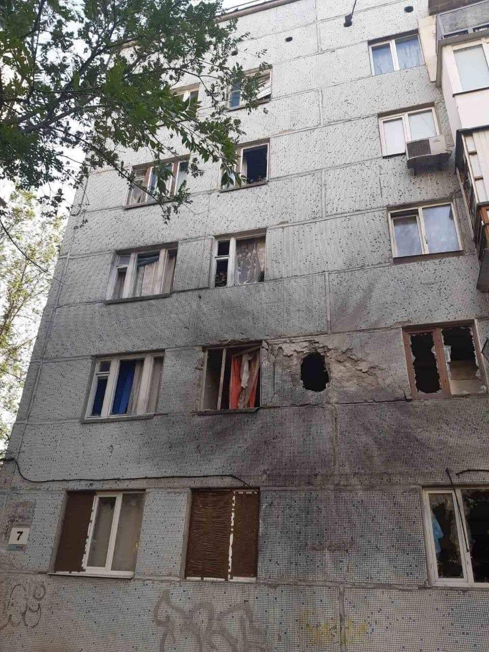 Зруйновані будинки у Луганській області