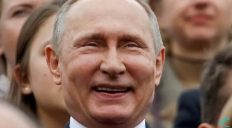 Владимир Путин изменил свою биографию.